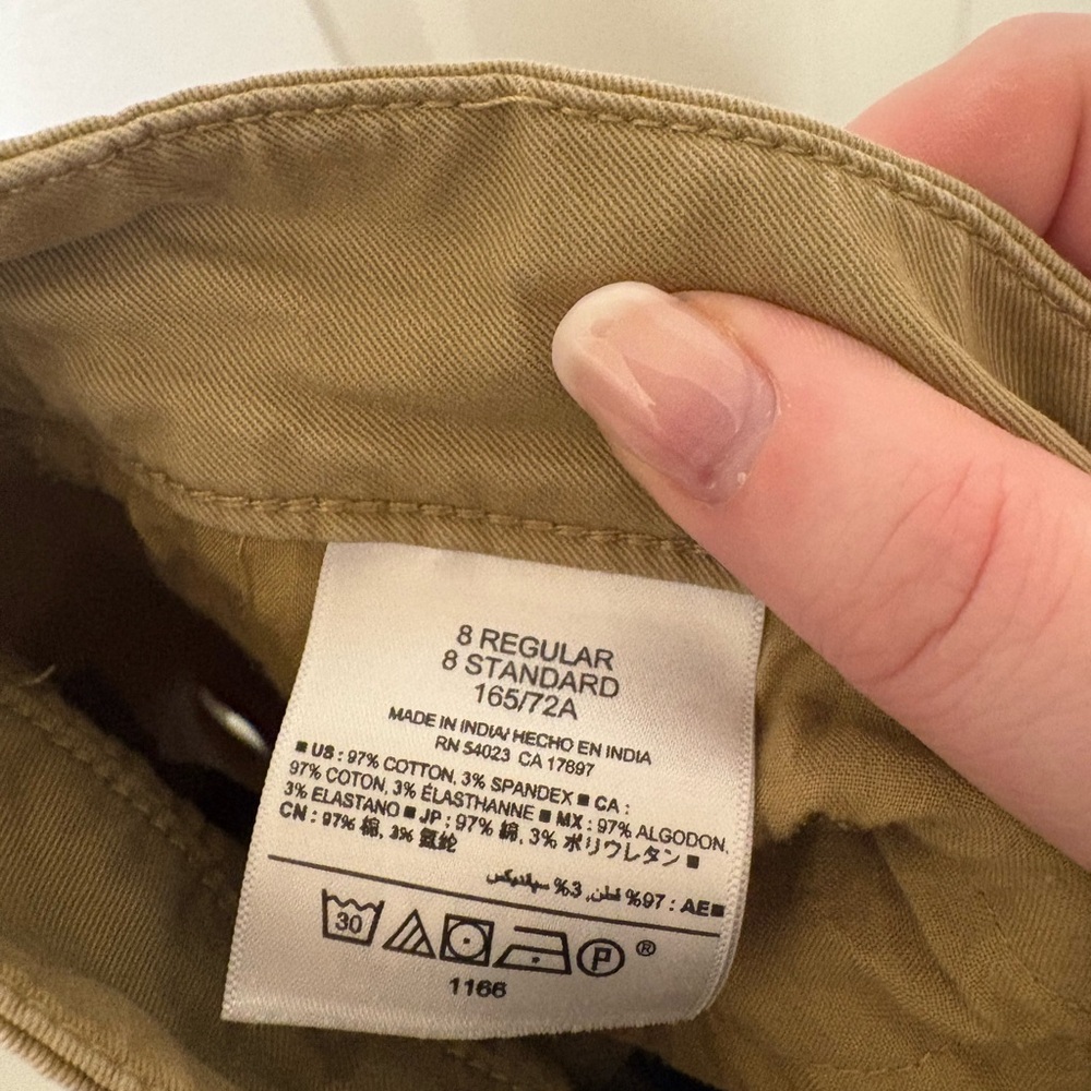 Old Navy Pixie Tan Women’s Shorts - Picture 4 of 4